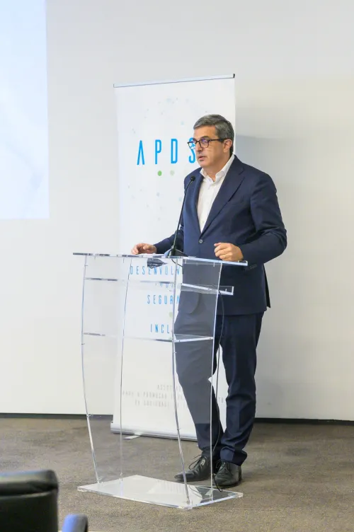 Luís Neto Galvão organiza e encerra conferência “A Regulação da Inteligência Artificial em Portugal” da APDSI